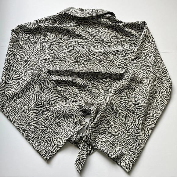NWT Dynamite Maeve Tie-Front Crop Satin Shirt Blouse Animal Print Texture  Sz XS - Picture 14 of 16